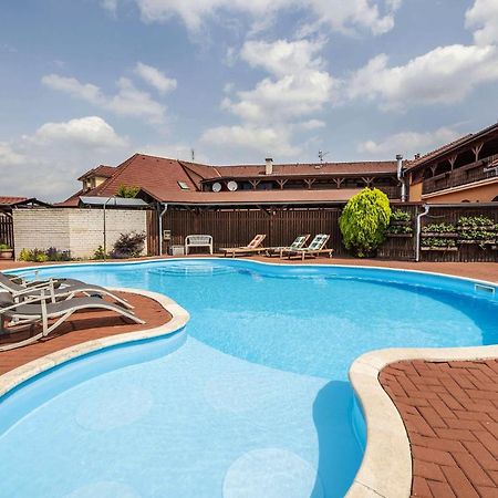 Hotel Aldo Uničov Zewnętrze zdjęcie